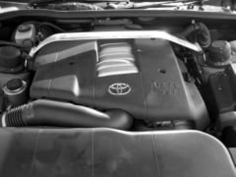 Cusco Strut Bar OS Front for Toyota Celsior (UCF20/21) - BLOX Racing