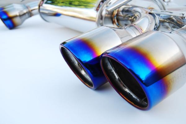 Invidia 08-11 STi Hatch / 11 WRX Hatch Dual Q300 Titanium Tip Cat-back Exhaust - BLOX Racing