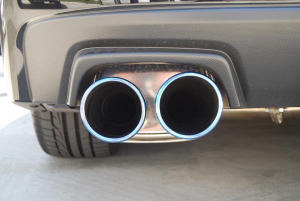 Invidia 15+ Subaru WRX/STI 4Dr Q300 Twin Outlet Rolled Titanium Burnt Quad Tip Cat-Back Exhaust - BLOX Racing